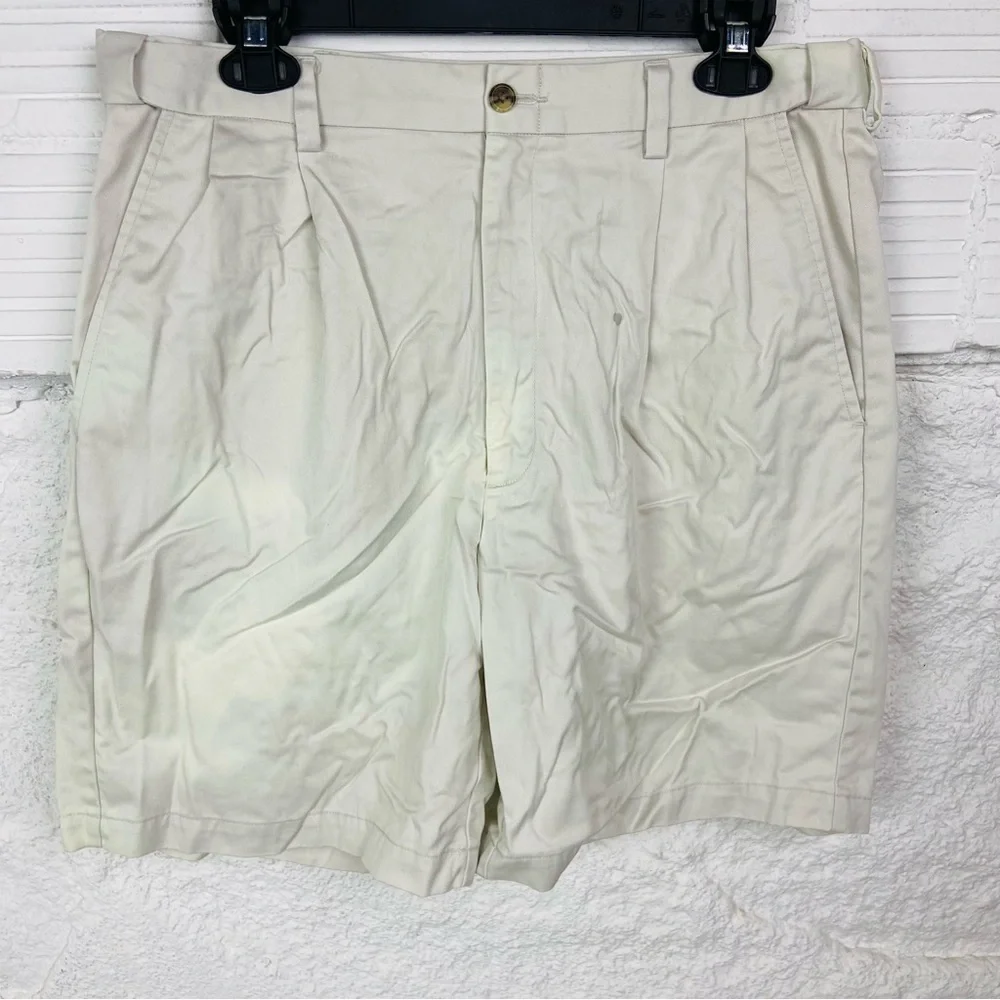 Haggar Men's cream cotton Flat Front Shorts size 34